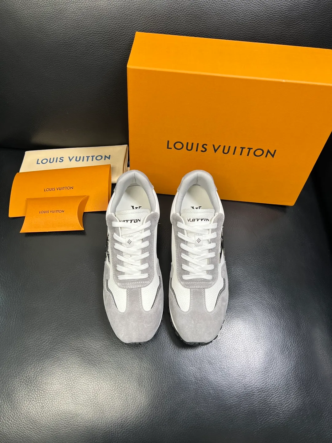 Men's shoes 💰620 Lv high quality top handicrafts Louis Vuitton, counters are equipped with original factory configuration, uppers are imported from Italy, high-quality splicing colorful complex handicrafts, imported cowhide lining is soft and comfortable, soles: original soles specially provided by the original factory, T men's shoes 💰U exclusive movable molded soles are super comfortable, original factory single goods, code number 39-44 (customized 38 45)